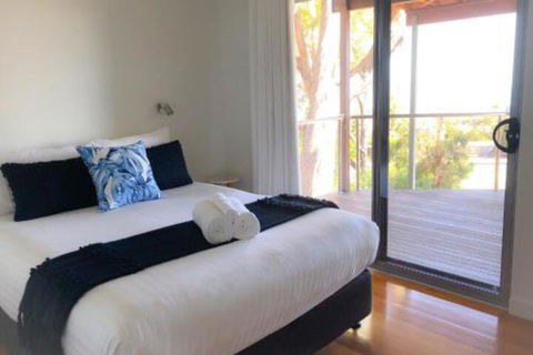 BAY Of FIRES BEACH SHACK Ocean Views From A Modern Beachhouse - Tourism Brisbane 7