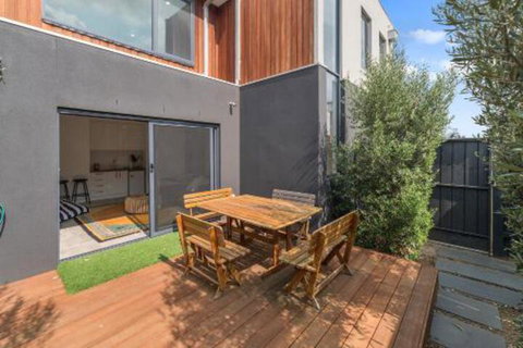 Capel Sound Beachside Luxury - Brisbane Tourism 5