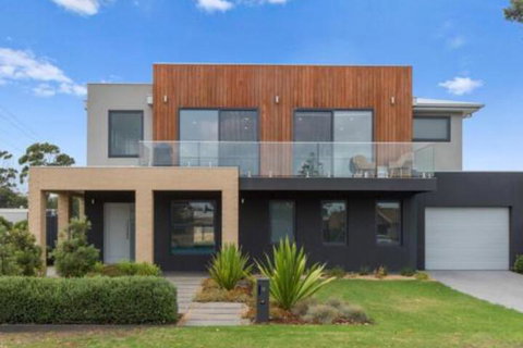 Capel Sound Beachside Luxury - Brisbane Tourism 6