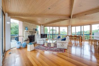 Latham Beach House - Brisbane Tourism 0