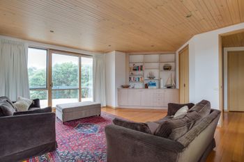 Latham Beach House - Brisbane Tourism 4