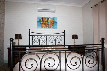 Pine Villas Walk To Beach Ocean Views - Tourism Brisbane 6