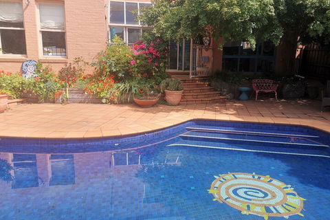 Stylish Comfortable Central Artists Home - Tourism Brisbane 3