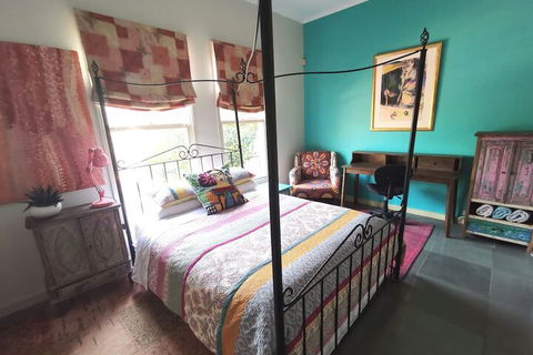 Stylish Comfortable Central Artists Home - Tourism Brisbane 7