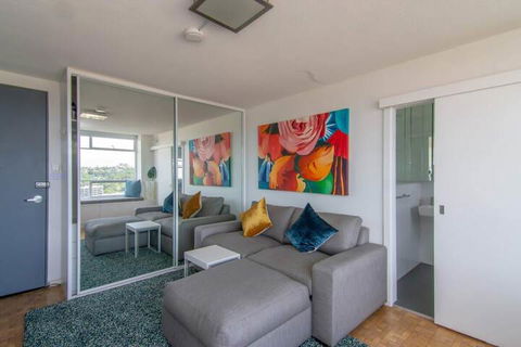 Bright 1 Bedroom Studio With Amazing City Views - Tourism Brisbane 1