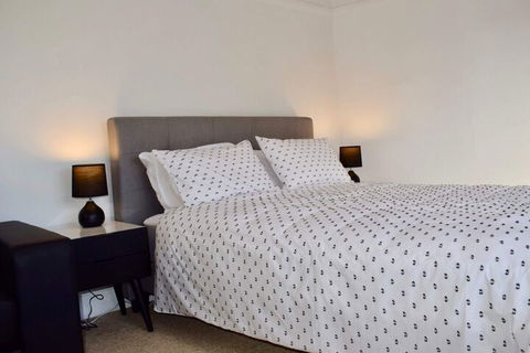 Comfortable 3 Bedroom Apartment In Trendy Haberfield - Tourism Brisbane 6