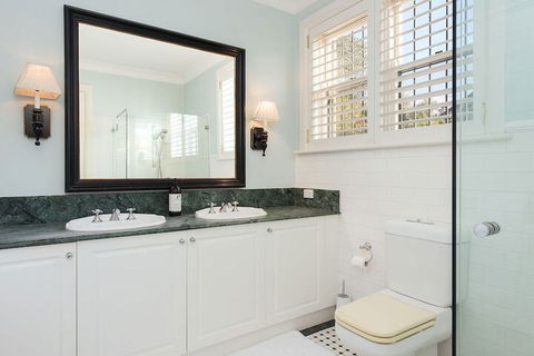 Vaucluse Manor H327 - Brisbane 4u 7