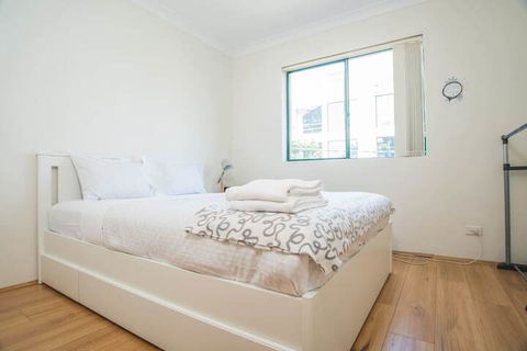 Spacious & Cozy Apartment In Heart Of Redfern - Tourism Brisbane 6