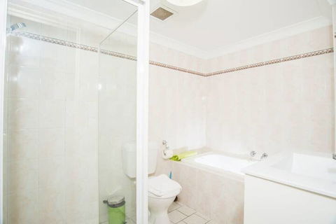 Spacious & Cozy Apartment In Heart Of Redfern - Tourism Brisbane 4