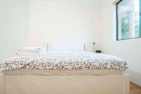 Spacious & Cozy Apartment In Heart Of Redfern - Tourism Brisbane 3