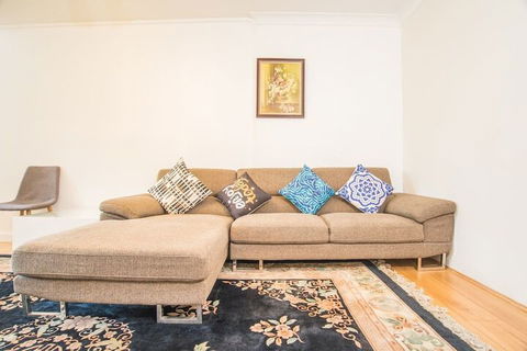 Spacious & Cozy Apartment In Heart Of Redfern - Tourism Brisbane 7