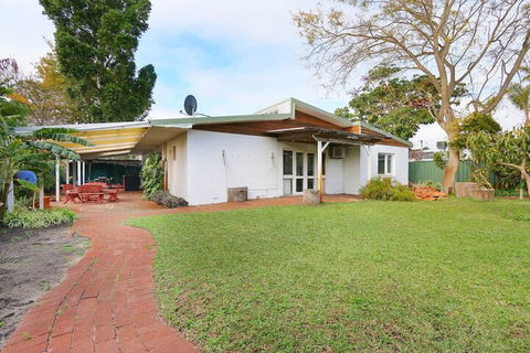 Spacious 5 Bed Home Close To Cottesloe Beach - Tourism Brisbane 2