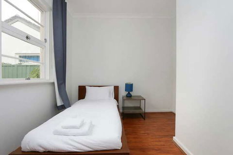 Spacious 5 Bed Home Close To Cottesloe Beach - Tourism Brisbane 5