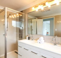 Contemporary 2 Bedroom Beachfront Apartment