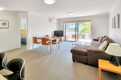 Airtrip Apartment On Russell St - Tourism Brisbane 5