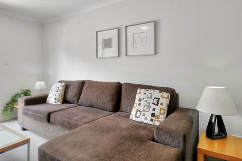 Airtrip Apartment On Russell St - Tourism Brisbane 4
