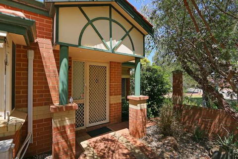 Pleasant 3 Bedroom House With Garden Close To CBD - Tourism Brisbane 2
