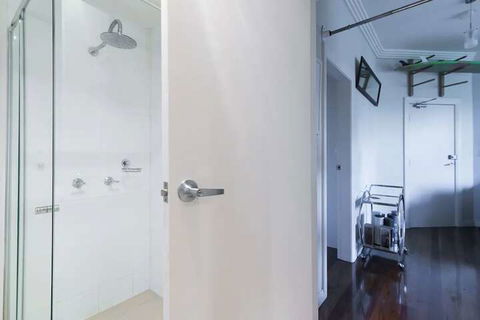 Sleek Contemporary Bondi Beachside Apartment - Tourism Brisbane 7