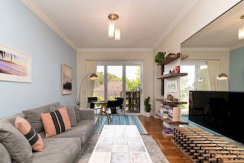 Sleek Contemporary Bondi Beachside Apartment - Tourism Brisbane 0