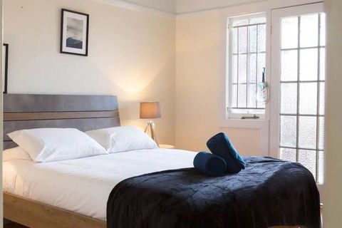 2 Bedroom Gorgeous Art Deco Classic Near CBD - Tourism Brisbane 1
