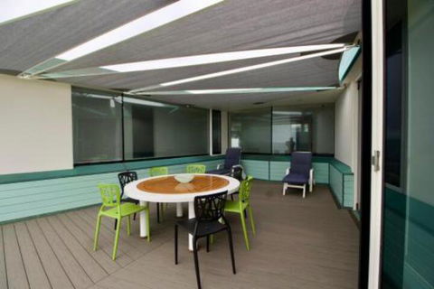 Boathouse Nearly In The Water & Wonderful Views - Brisbane Tourism 6