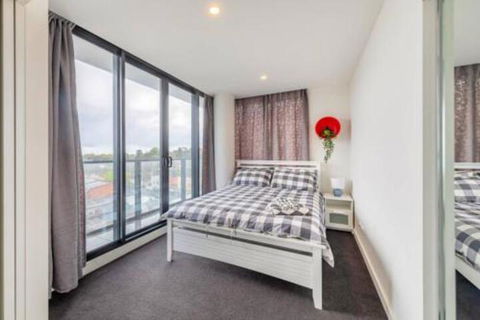 Modern Luxury 3 Bedroom Apartment With Sea Views - Tourism Brisbane 3