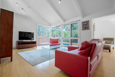 Comfy Holiday House With Pool@rosanna - Tourism Brisbane 2