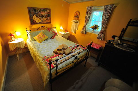 Emma Tiver Heritage Cottage - Tourism Brisbane 4
