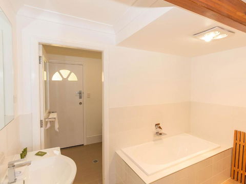 Kestrels Rest 1 / 116 Gippsland Street - Tourism Brisbane 2