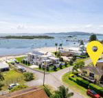 Sunset Place 1 / 29 Sunset Boulevard gorgeous townhouse so close to the water - Brisbane Tourism