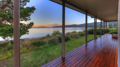 Tides Reach - Essentially Tas Dover - Tourism Brisbane 3