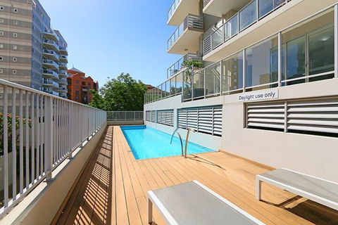 Stunning Two-storey Apartment In Perth's CBD - Tourism Brisbane 6