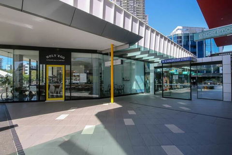 Spacious 3 Bedroom Apartment On The 39th Floor With Pool - Tourism Brisbane 1