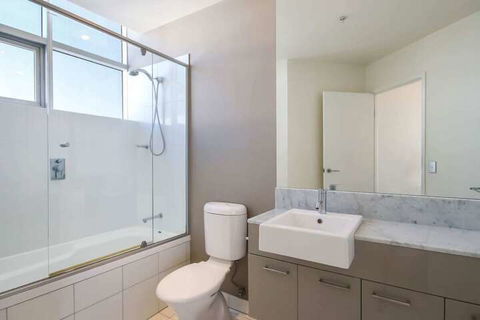 Spacious 3 Bedroom Apartment On The 39th Floor With Pool - Tourism Brisbane 2