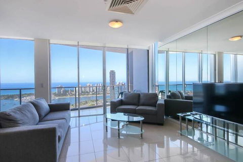 Spacious 3 Bedroom Apartment On The 39th Floor With Pool - Tourism Brisbane 6