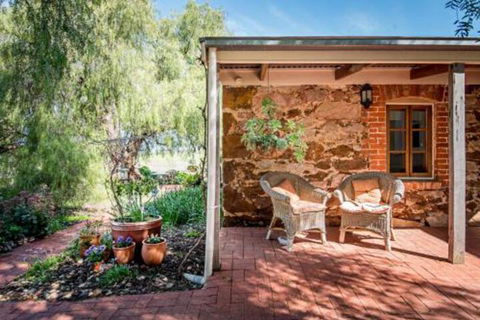 Lucys Cottage - Tourism Brisbane 0