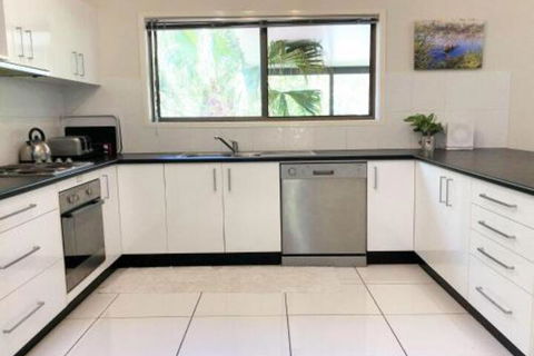 Sandy Palms 28 Moorooba Cr Beautiful Home With Wifi Air Con & Boat Parking - Tourism Brisbane 7