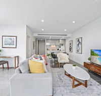 HomeHotel Ultra Luxury 2 Bedroom next to Mall  Train - Tourism Brisbane