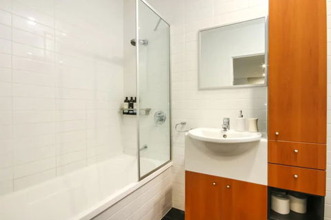 Large 3 Bedroom Apartment With River Views Near The Stadium - Tourism Brisbane 5