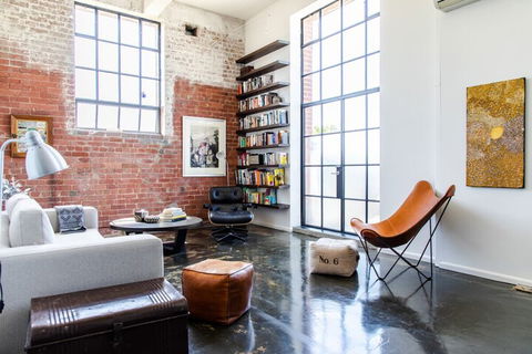 Stylish Warehouse Conversion In Heart Of Fitzroy - Tourism Brisbane 3