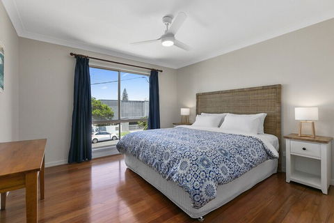 Sundance Pet Friendly Beach House In Peregian! 59 Lorikeet Drive - Tourism Brisbane 3