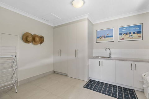 Sundance Pet Friendly Beach House In Peregian! 59 Lorikeet Drive - Tourism Brisbane 1