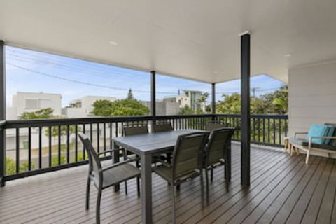 Sundance Pet Friendly Beach House In Peregian! 59 Lorikeet Drive - Tourism Brisbane 0