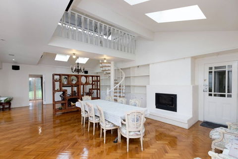 Classic 5 Beds Mt Dandenong Resort - Brisbane Tourism 5