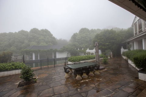 Classic 5 Beds Mt Dandenong Resort - Brisbane Tourism 3