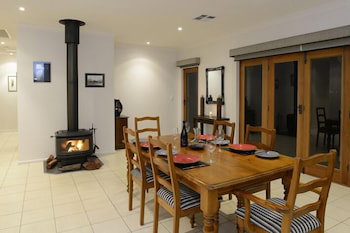 131 Your Vineyard Home In The Heart Of The Vale - Tourism Brisbane 6