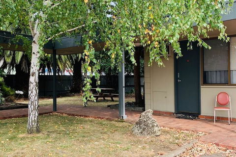 The Caledonian Hotel Motel - Brisbane Tourism 1