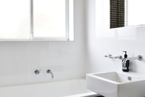 Light And Airy 2 Bedroom North Bondi Apartment - Tourism Brisbane 5