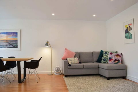 Light And Airy 2 Bedroom North Bondi Apartment - Tourism Brisbane 6