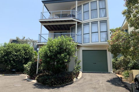 Stunning Beach Front Villa At Castaway Cove - Tourism Brisbane 2